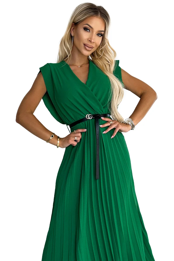 485-1 Plisované šaty s volánky, výstřihem a černým páskem - zelené