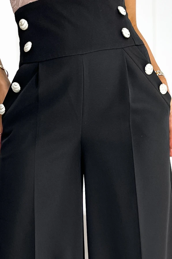 496-1 Elegantní široké kalhoty s vysokým pasem a zlatými knoflíky - černé