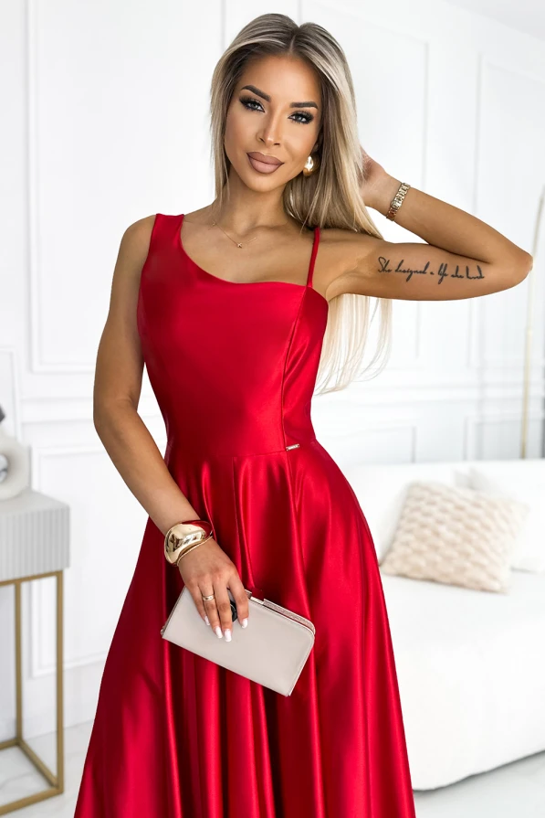 524-1 Dlouhé elegantní saténové šaty na jedno rameno - červené